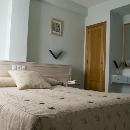 Hotel Rausan Alfajarín Chambre photo