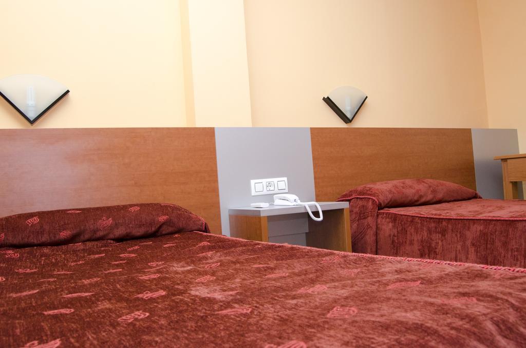 Hotel Rausan Alfajarín Chambre photo